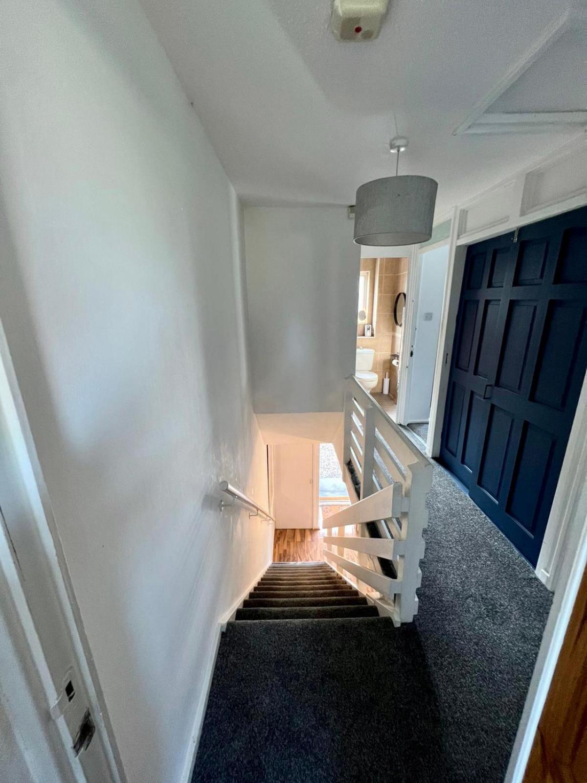 Manchester - Eccles - Business - Contractors - Families - Discounts Available 외부 사진